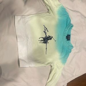 Good condition Polo Ralph Lauren knit sweater. Perfect for the spring. Boys 3T